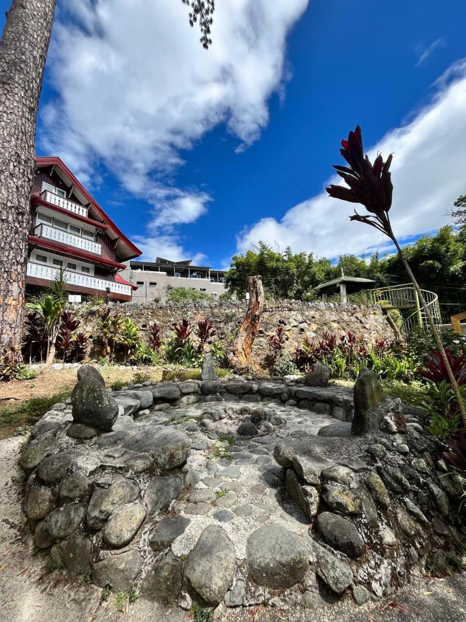 Log Cabin Hotel - Baguio Baguio City Exterior foto